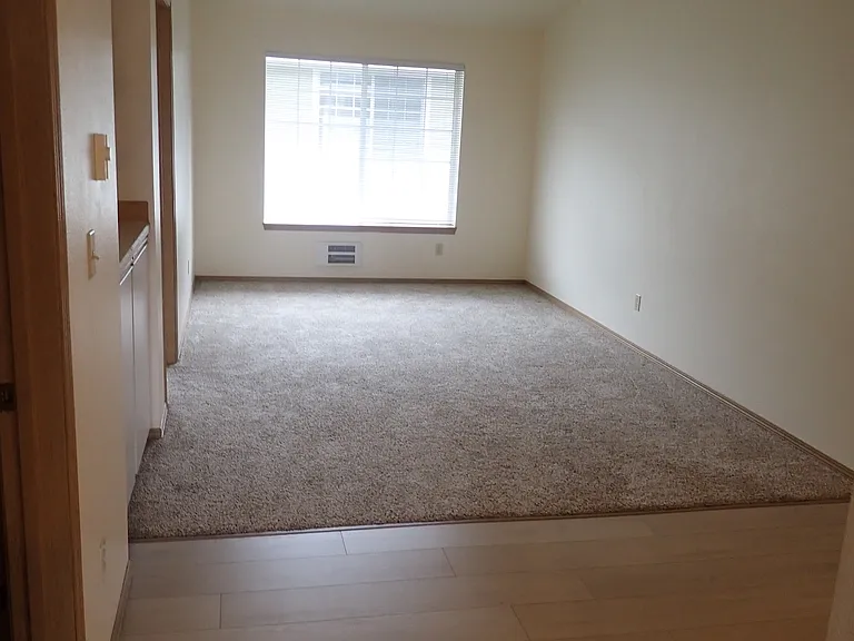 1521 NE 150th St #202 — Photo 3
