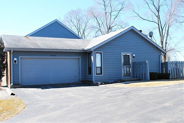 1st image of 39808 N Stonebridge Ct