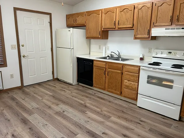 1221 Camaro Ct #1221 — Photo 5