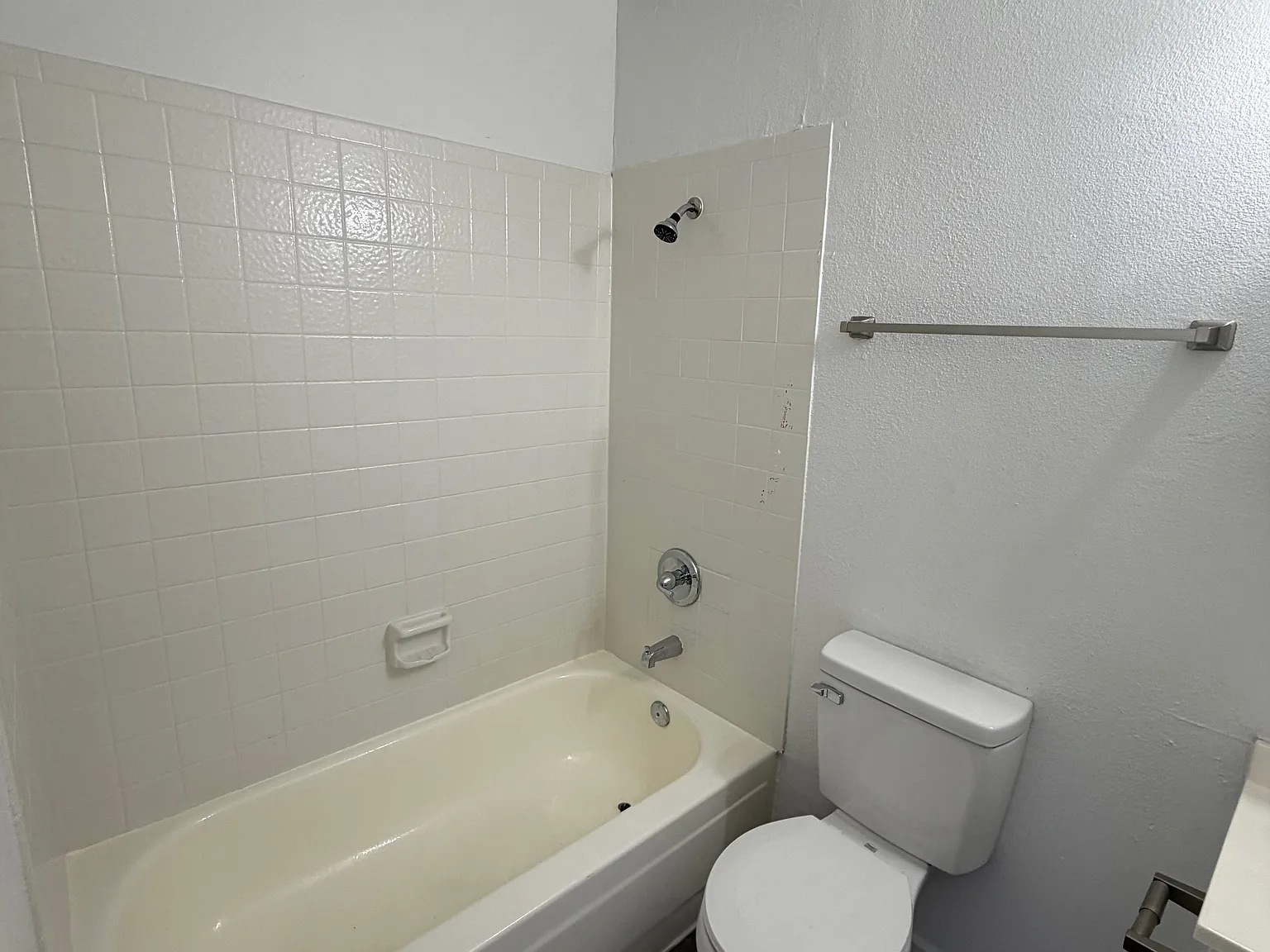 Studio, 300 sqft, $699 — Photo 4