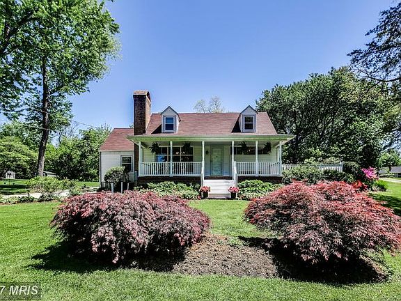 3rd image of 103 Taunton Ave