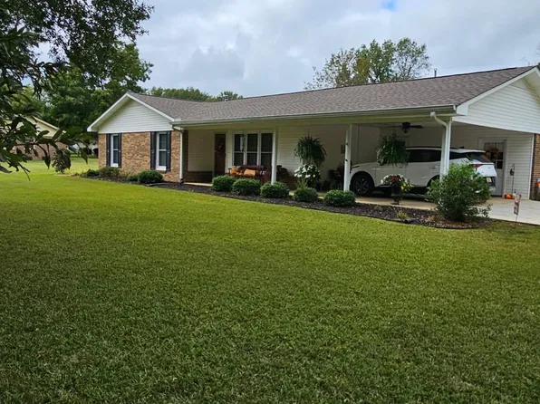 213 Lillian St, Red Bay, AL 35582