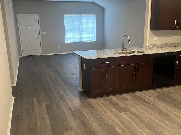 3118 Wolf Creek St — Photo 8
