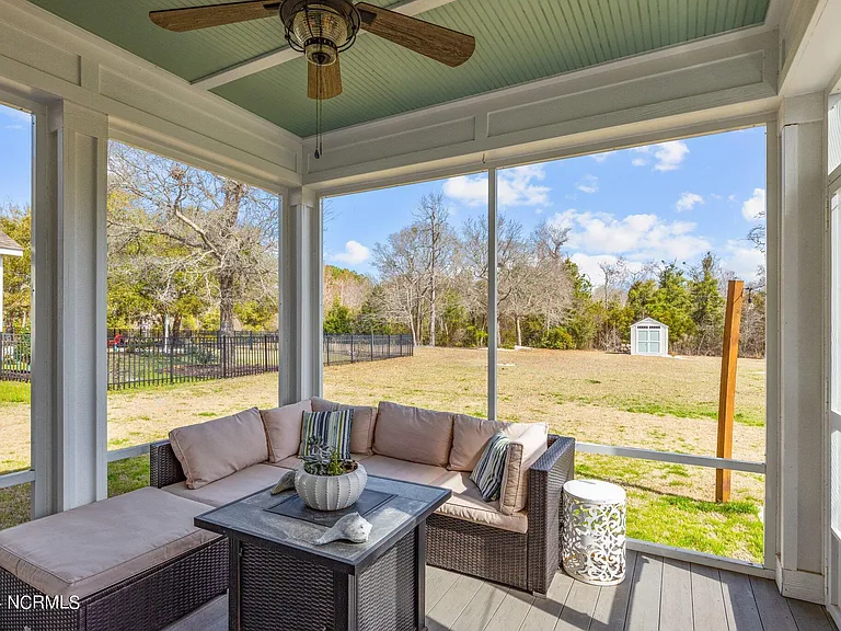 113 Bogue Harbor Ct — Photo 33