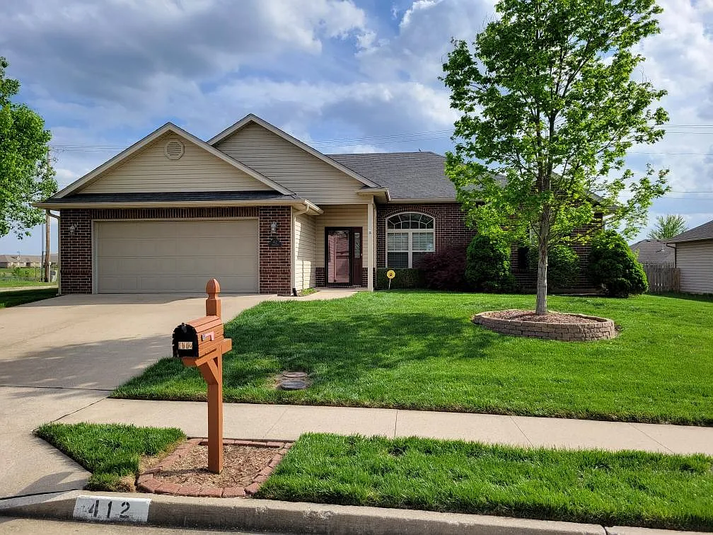 3 bed, 1633 sqft, $1,950 — Photo 1