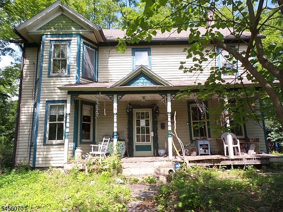 5th image of 146 River Rd
