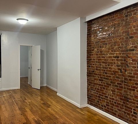 5th image of 782 Macdonough St APT 3
