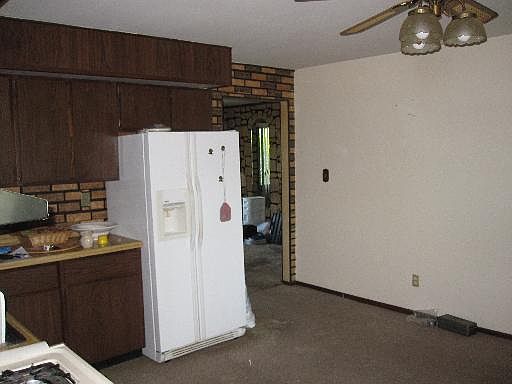 4th image of 259 N Edgemere Ct