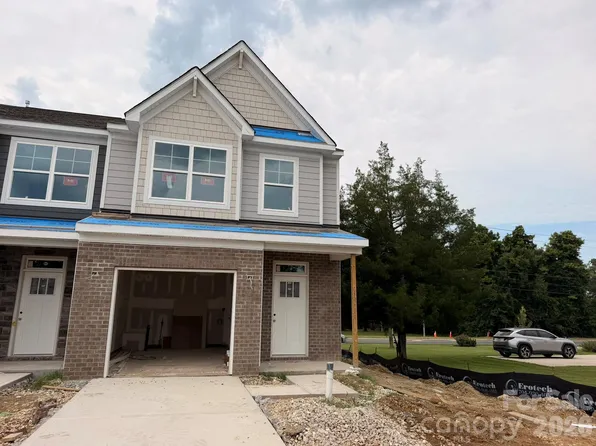 4364 Black Ct, Harrisburg, NC 28075