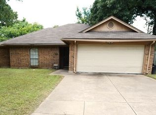 506 Baylor Dr, Arlington, TX 76010