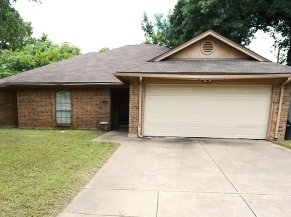 506 Baylor Dr, Arlington, TX 76010