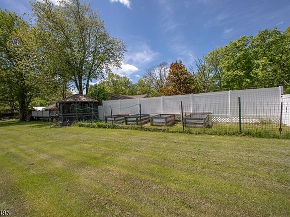 5th image of 76 Glen Rd