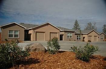 1st image of 626 Pearl Pl