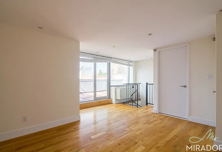 636 E 11th St #PHB — Photo 10