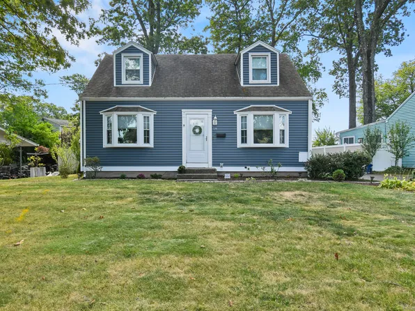 18 Birchcrest Drive, Southington, CT 06489