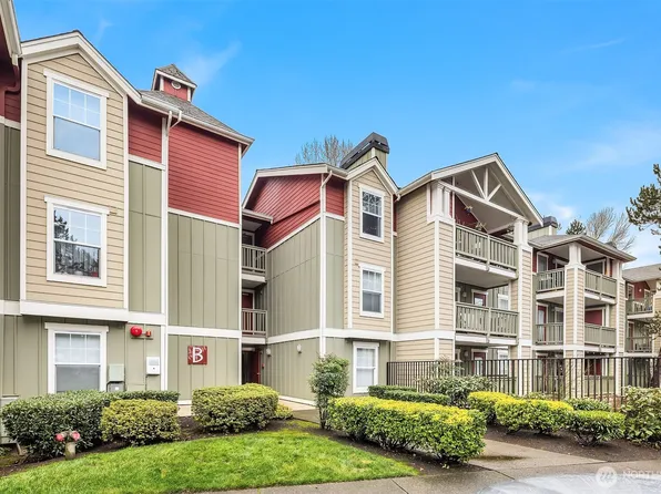 7711 NE 175th Street #B210, Kenmore, WA 98028