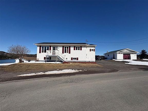 4th image of 403 Main Street