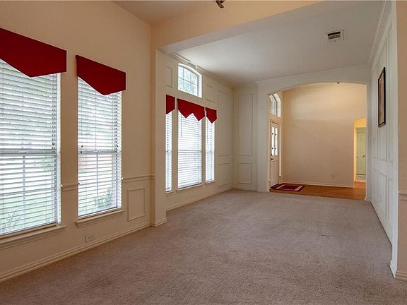 3rd image of 9736 Windy Hollow Dr