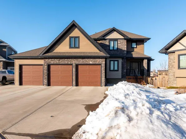 1621 55 Avenue Close, Lloydminster, AB T9V 2J9