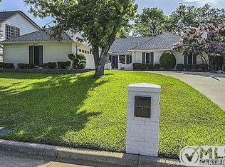 2317 Country Green Ln, Arlington, TX 76011