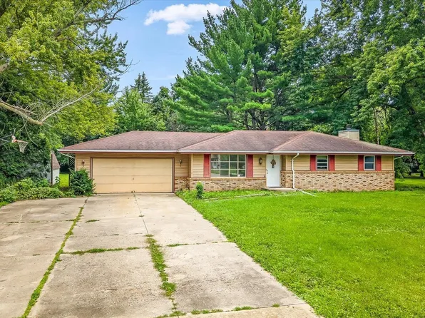 3919 Falling Leaf Dr, Rockford, IL 61109