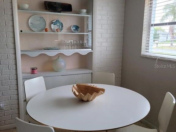 3rd image of 4018 Chesswood Dr