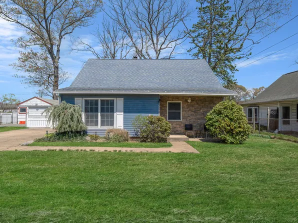 639 Robin Court, West Hempstead, NY 11552