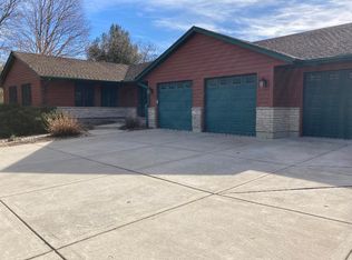 1N588 Burr Oak Rd, Northwoods, IL 60185