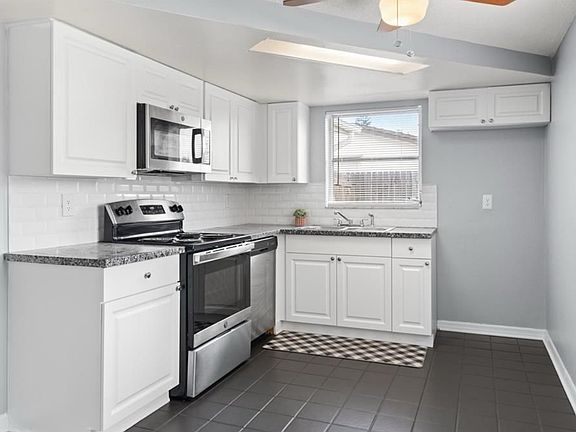 3rd image of 1740 Dartmouth Dr