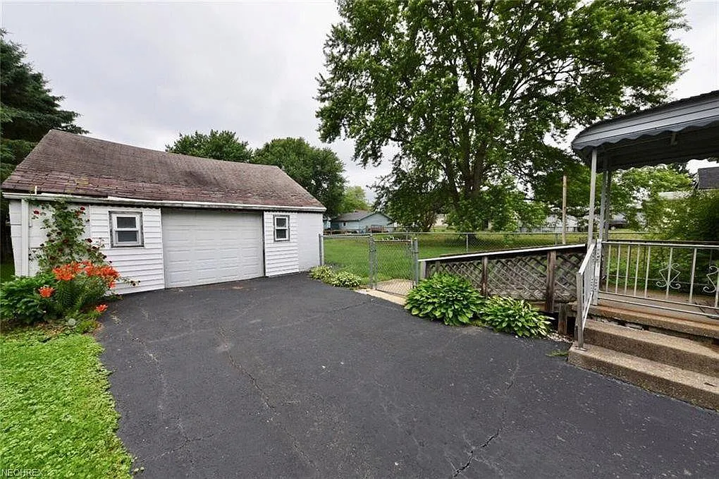 2 bed, 960 sqft, $700 — Photo 3