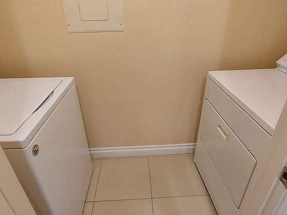 4th image of 230 Mission Newport Ln #107-1