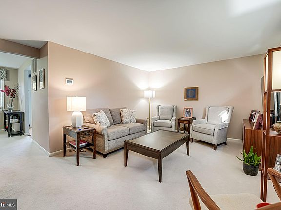 3rd image of 3136 Ellenwood Dr