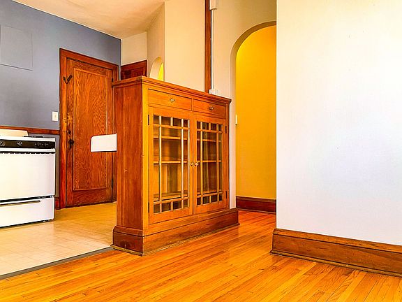 4th image of 4112 Chicago Ave #5