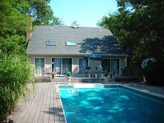 2nd image of 19 Shorewood Dr