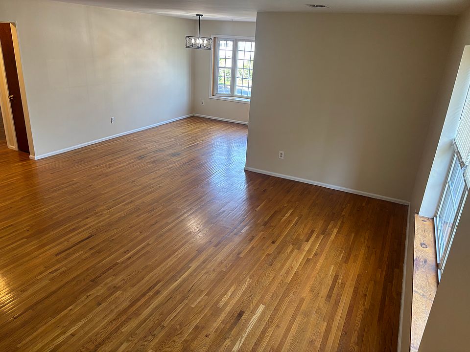 1st image of 38 E Elm St APT 1B