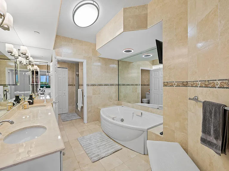 3200 N Ocean Blvd #307 — Photo 14