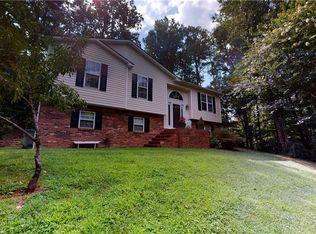 195 Camelia Ct, Mount Airy, NC 27030