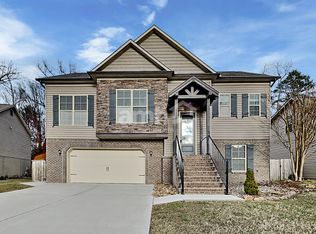 7160 Grizzly Creek Ln, Powell, TN 37849