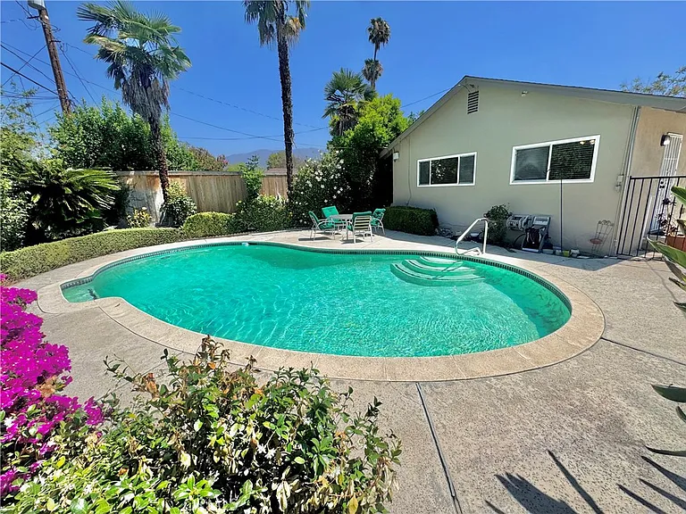 509 California Dr — Photo 30