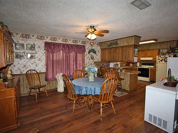 4th image of 21563 Sorrell Dr