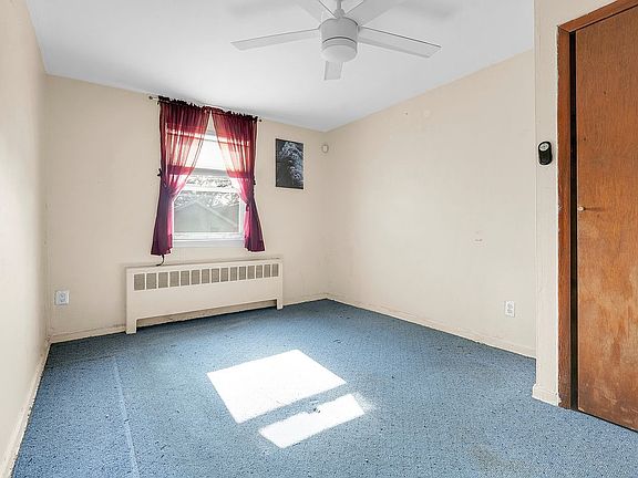 4th image of 1053 Revere Ave