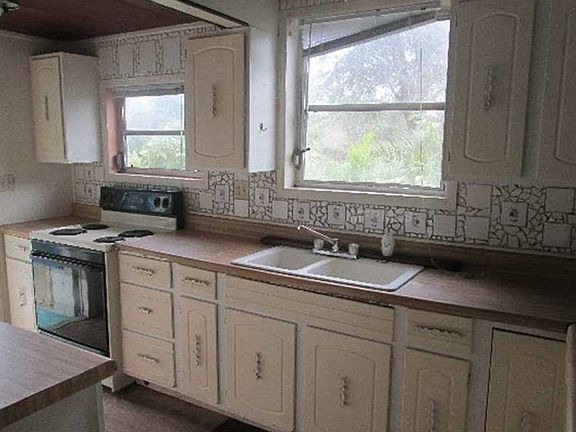 5th image of 10025 Tamiami Trl S