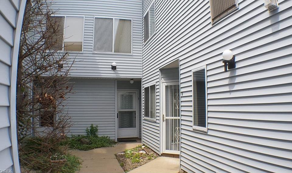 1st image of 208 Park Ave APT 11