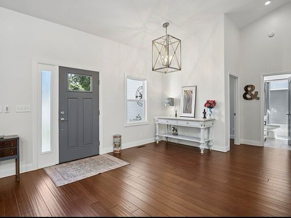 3rd image of 644 Cheryl Ave