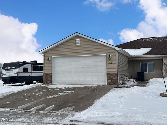 2nd image of 28 Adeline Dr