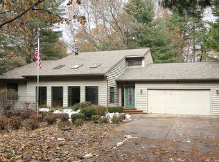 9920 Springwood Dr, Kalamazoo, MI 49009