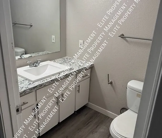 331 E 1000 N #9 — Photo 10