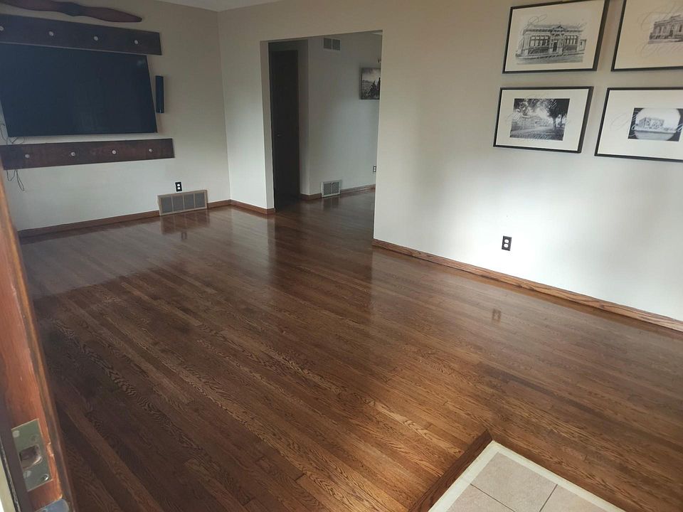 2nd image of 5457 Horizon Dr NE