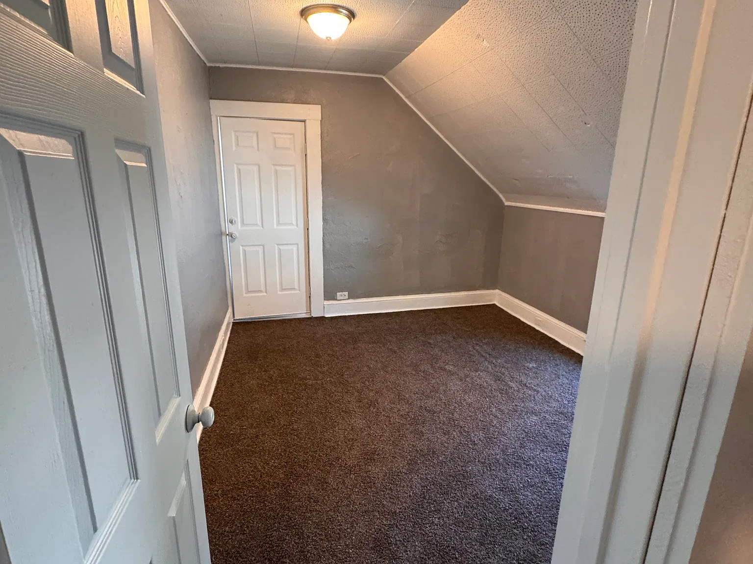 3 bed, 1400 sqft, $1,400 — Photo 2