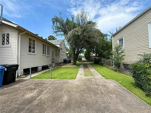 7831 Plum St — Photo 39